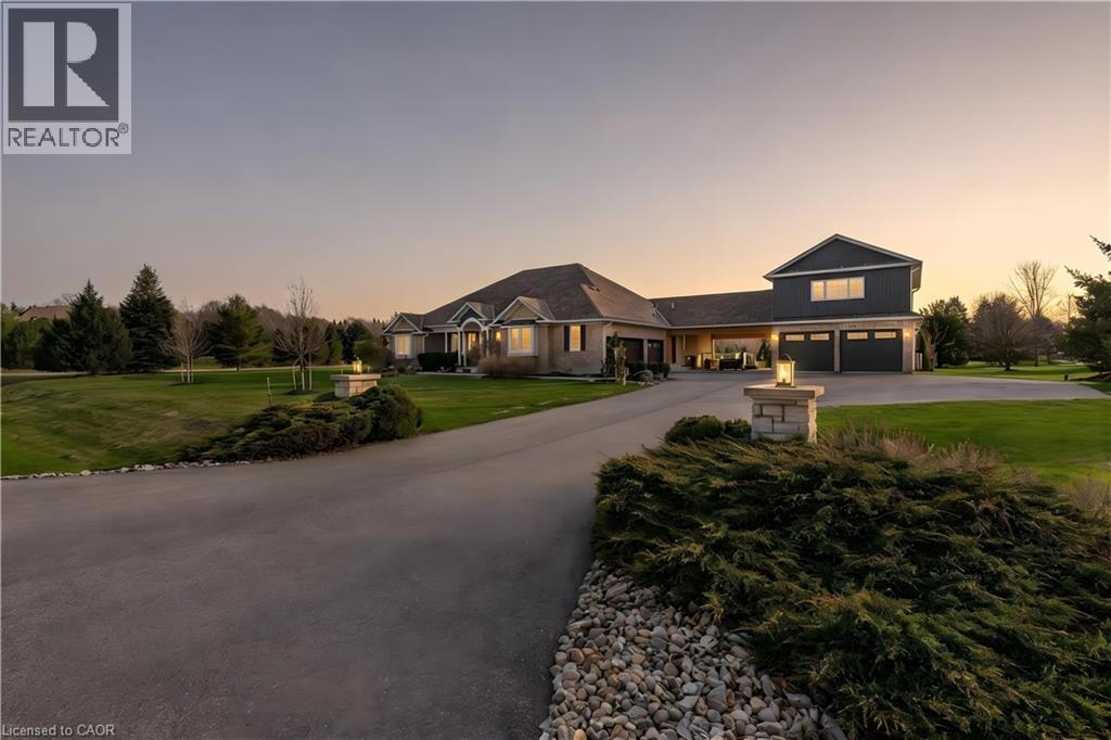 2 CLOVERLEA Crescent, St. George, Ontario