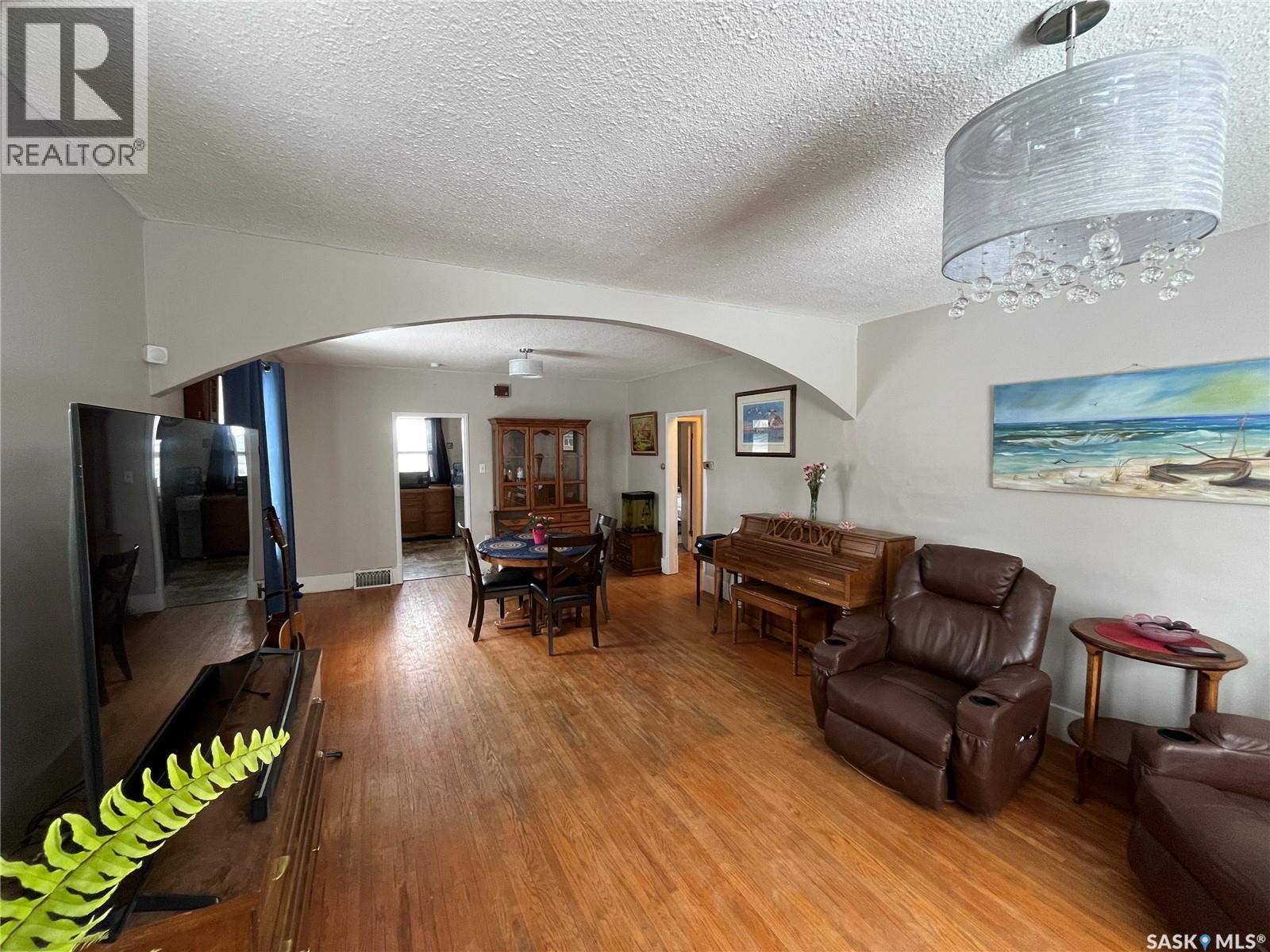 309 10th Street E, Prince Albert, Saskatchewan  S6V 0Z3 - Photo 5 - SK032764