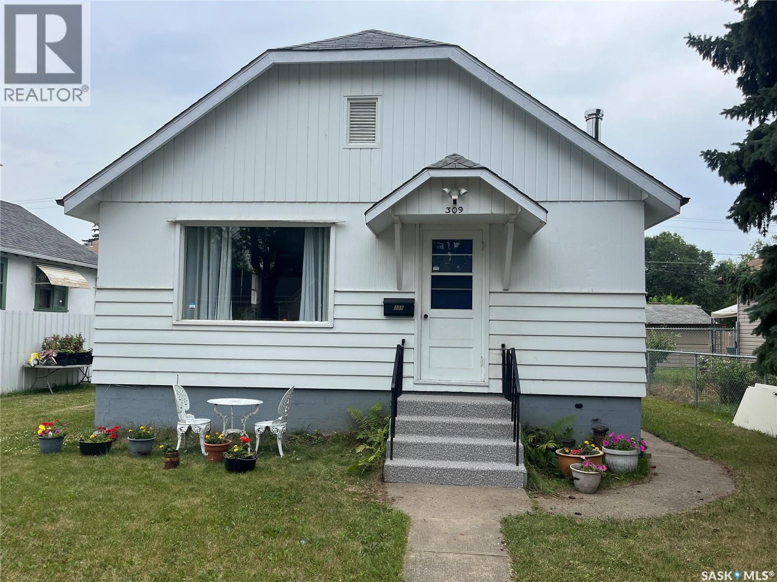 309 10th STREET E, Prince Albert, Saskatchewan