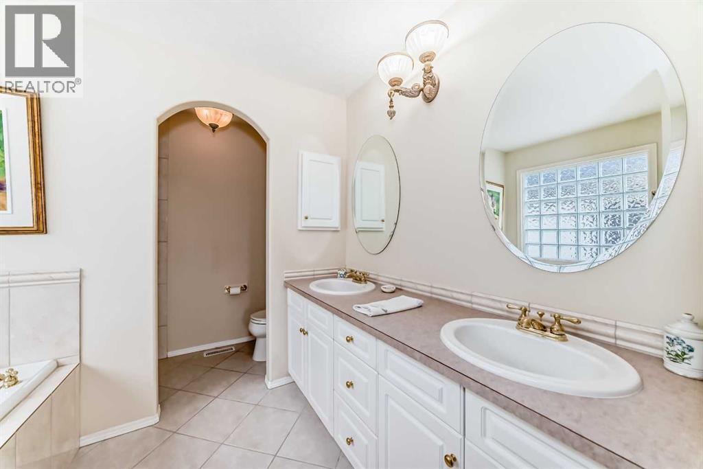 68 Strathlea Close Sw, Calgary, Alberta  T3H 5B1 - Photo 20 - A2278599