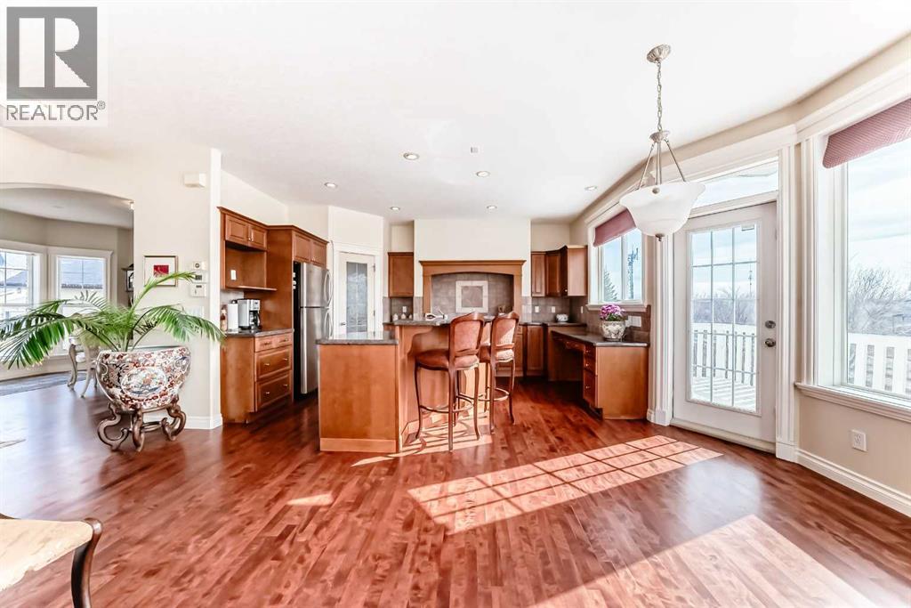 68 Strathlea Close Sw, Calgary, Alberta  T3H 5B1 - Photo 9 - A2278599