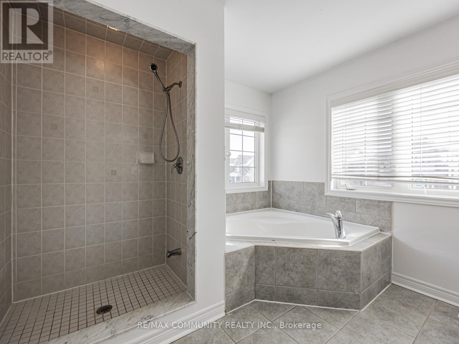 2 John Davis Gate, Whitchurch-Stouffville, Ontario  L4A 0B6 - Photo 35 - N12991690