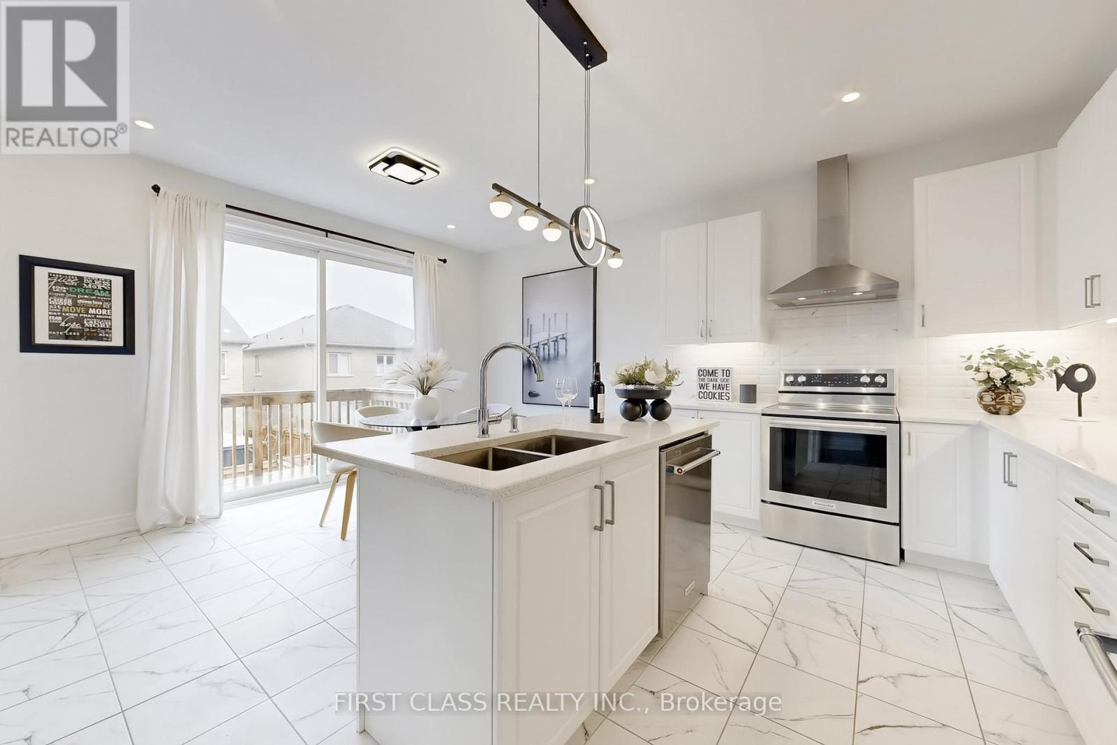 116 Carriage Shop Bend, East Gwillimbury, Ontario  L9N 0Y3 - Photo 13 - N12991740