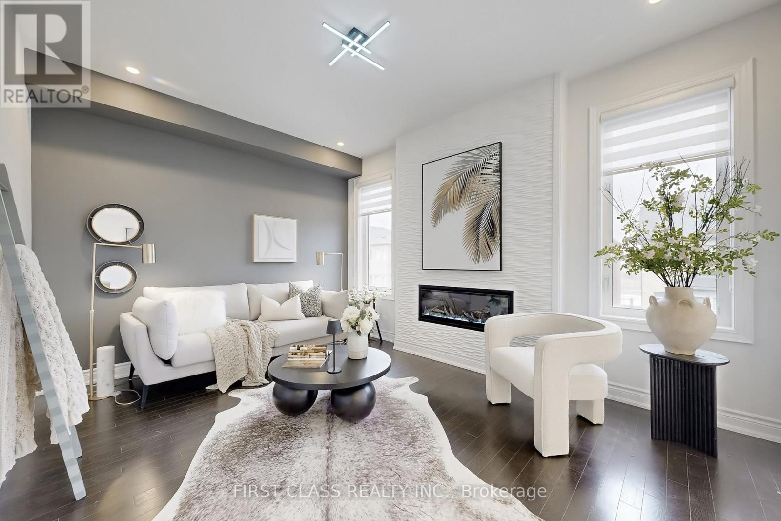 116 Carriage Shop Bend, East Gwillimbury, Ontario  L9N 0Y3 - Photo 2 - N12991740