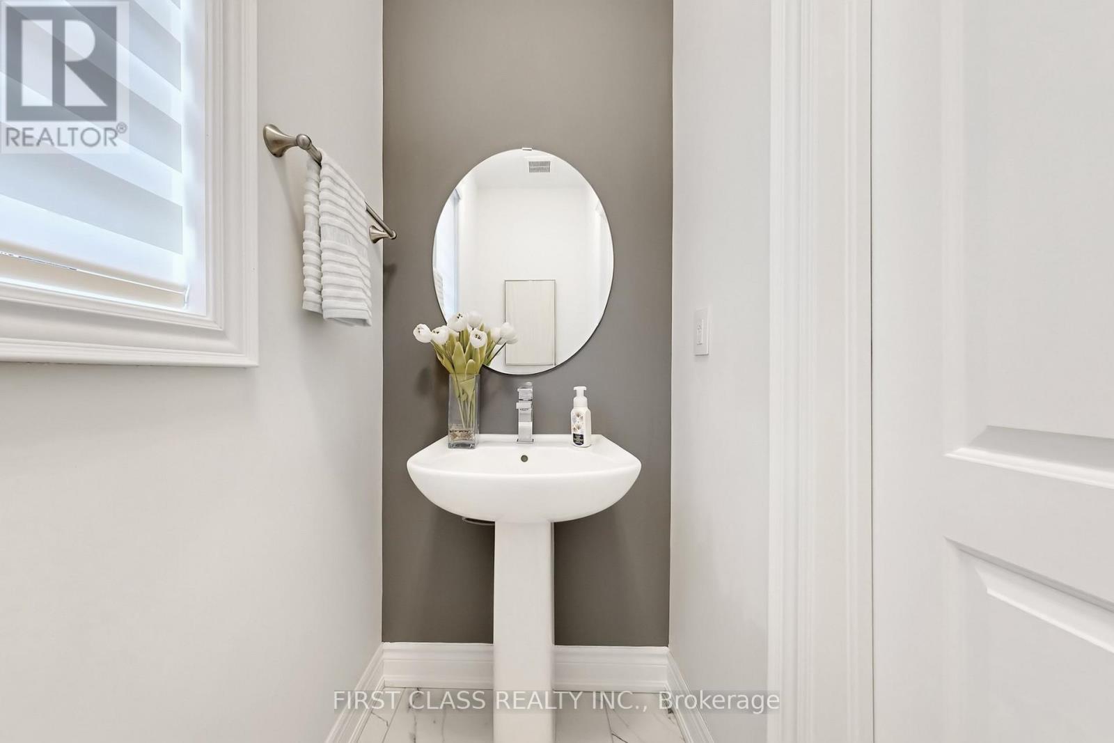 116 Carriage Shop Bend, East Gwillimbury, Ontario  L9N 0Y3 - Photo 20 - N12991740