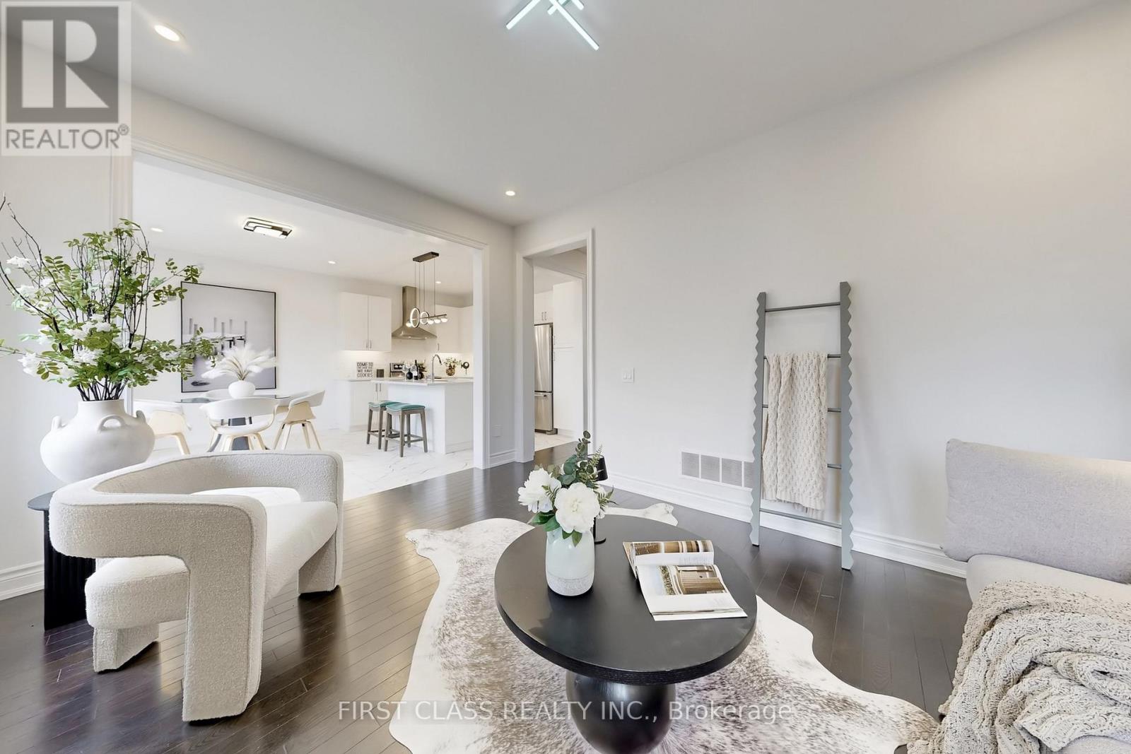 116 Carriage Shop Bend, East Gwillimbury, Ontario  L9N 0Y3 - Photo 6 - N12991740