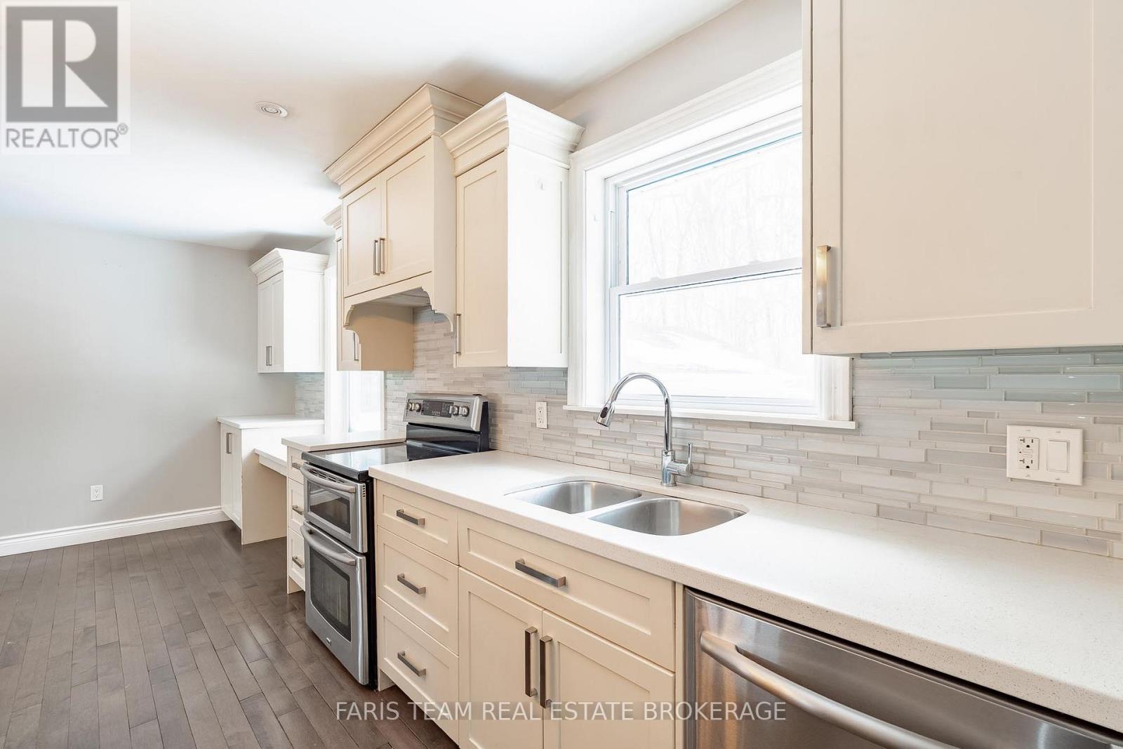 7349 County Road 14, Adjala-Tosorontio, Ontario  L0G 1W0 - Photo 8 - N12991752