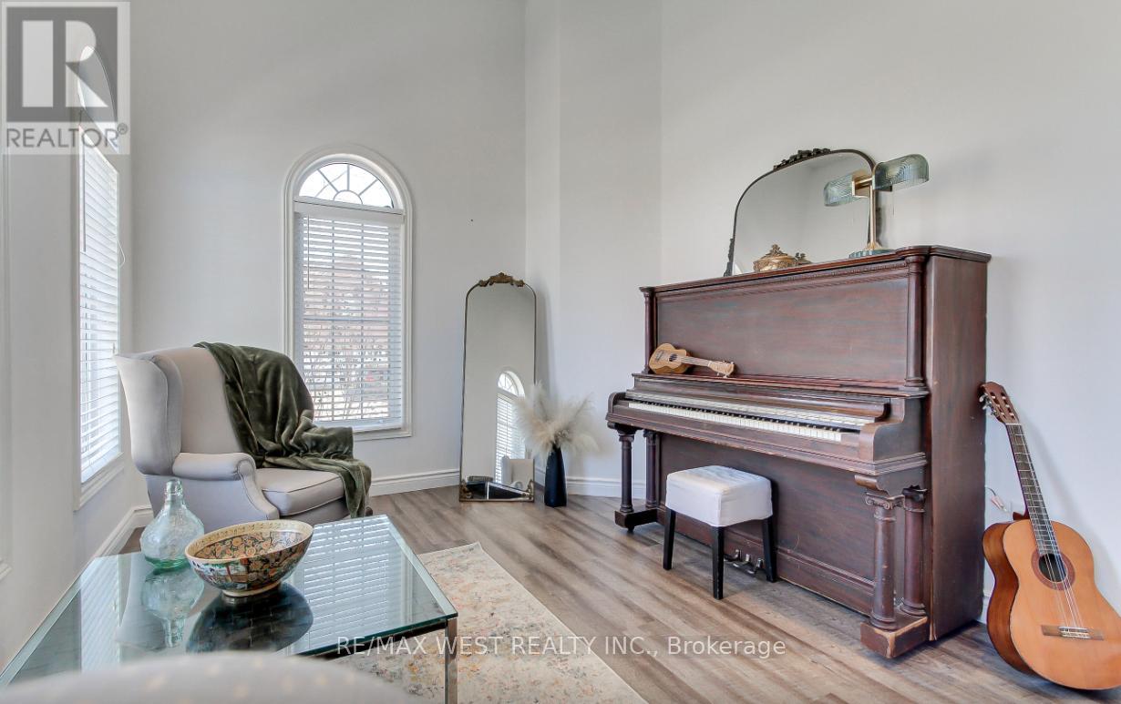 2 Sgotto Boulevard, Vaughan, Ontario  L4H 1X1 - Photo 22 - N12991754