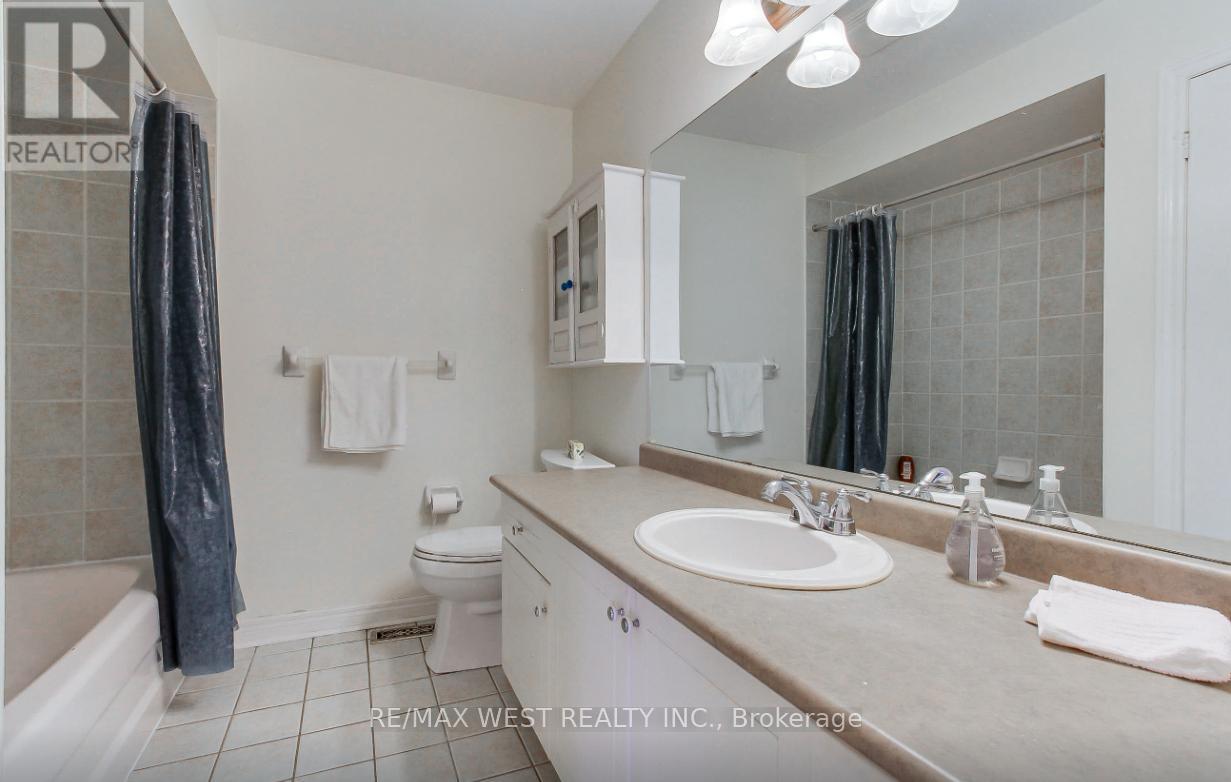 2 Sgotto Boulevard, Vaughan, Ontario  L4H 1X1 - Photo 42 - N12991754