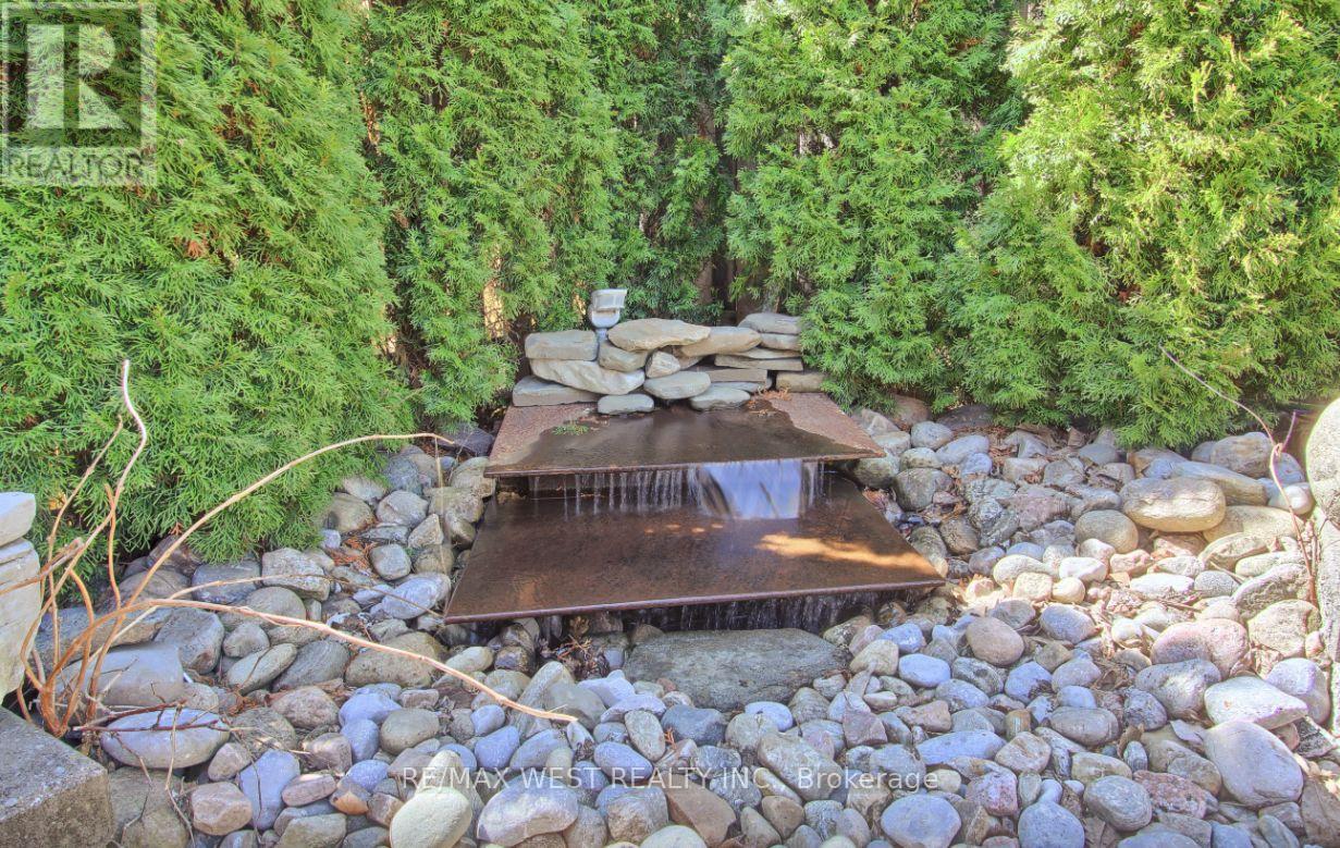 2 Sgotto Boulevard, Vaughan, Ontario  L4H 1X1 - Photo 46 - N12991754