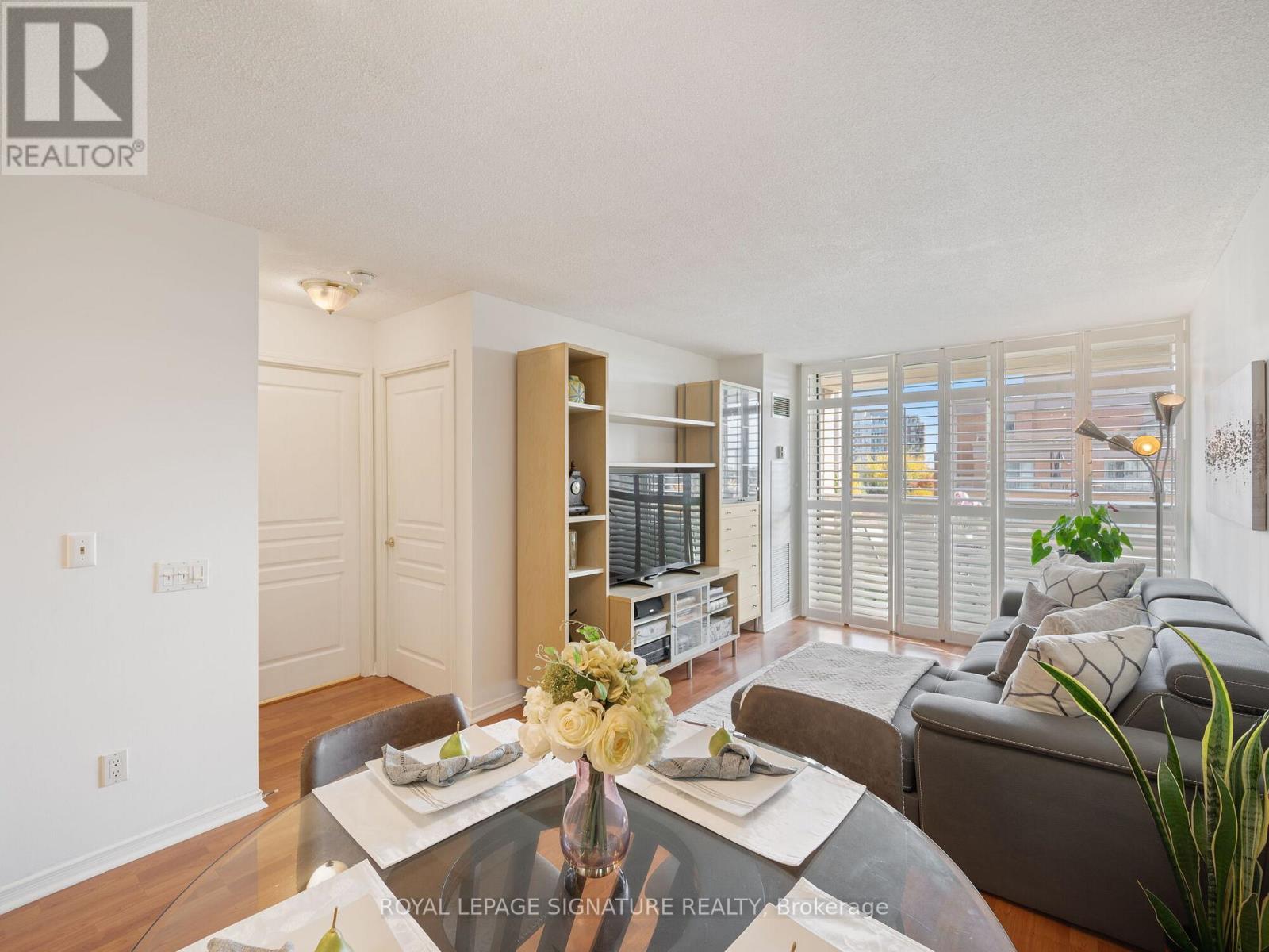 502 - 9 Northern Hts Drive, Richmond Hill, Ontario  L4B 4M5 - Photo 14 - N12991814