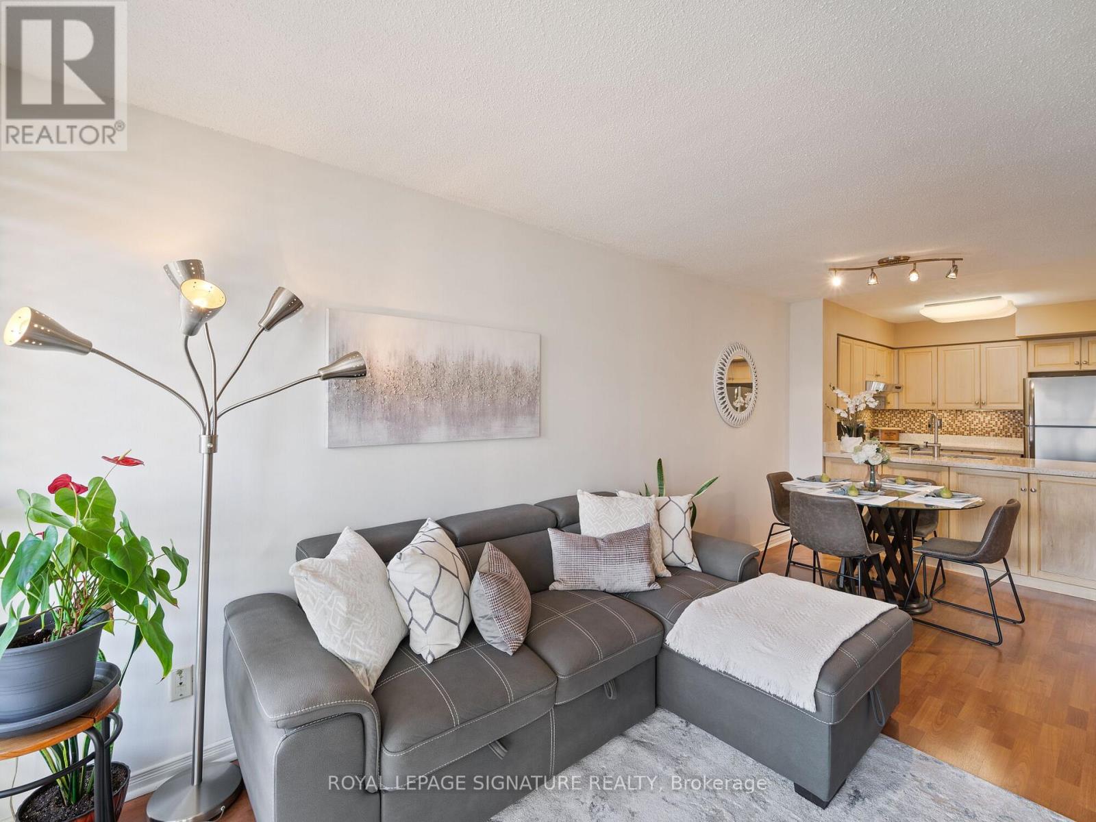 502 - 9 Northern Hts Drive, Richmond Hill, Ontario  L4B 4M5 - Photo 17 - N12991814