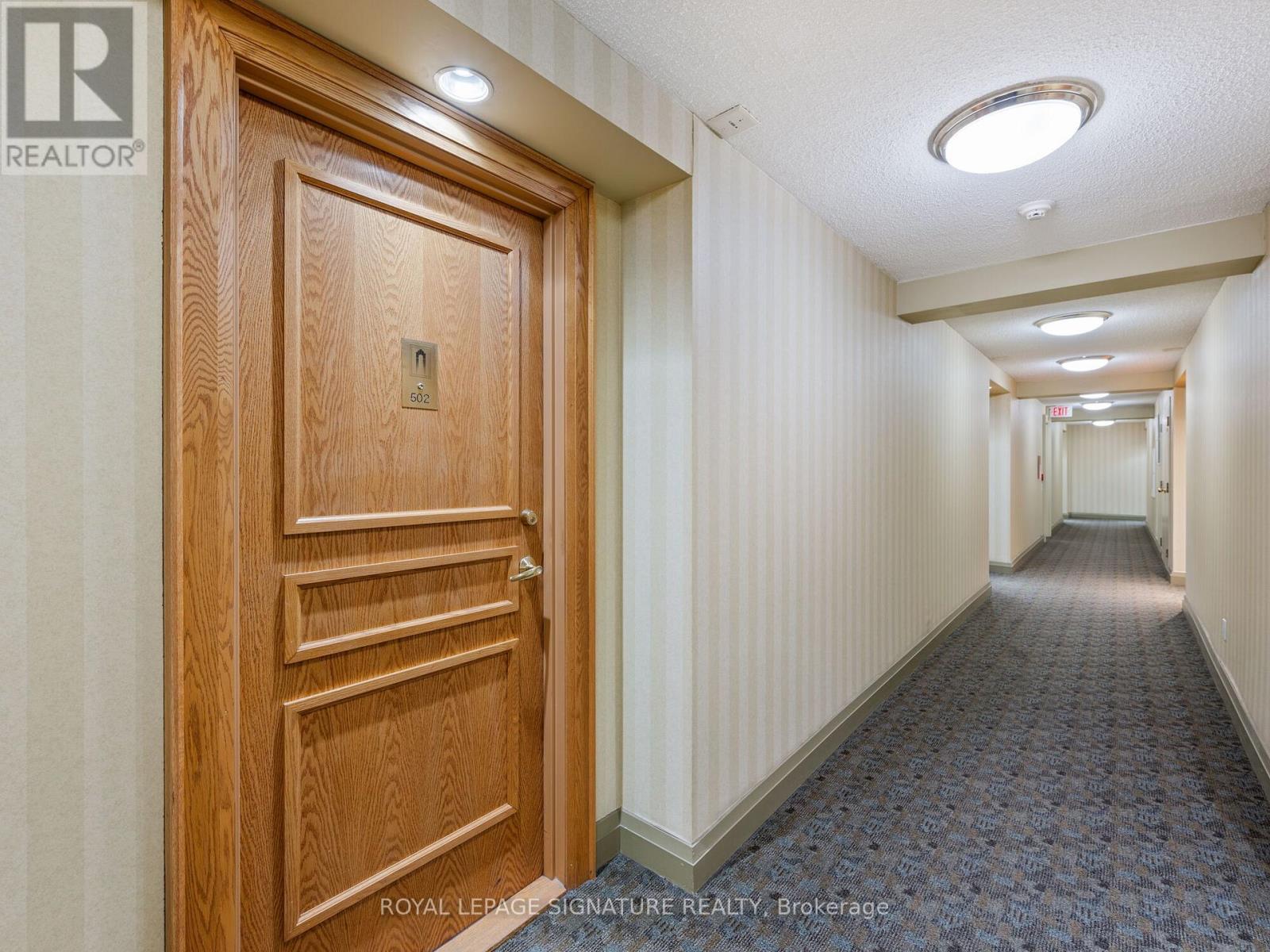 502 - 9 Northern Hts Drive, Richmond Hill, Ontario  L4B 4M5 - Photo 4 - N12991814