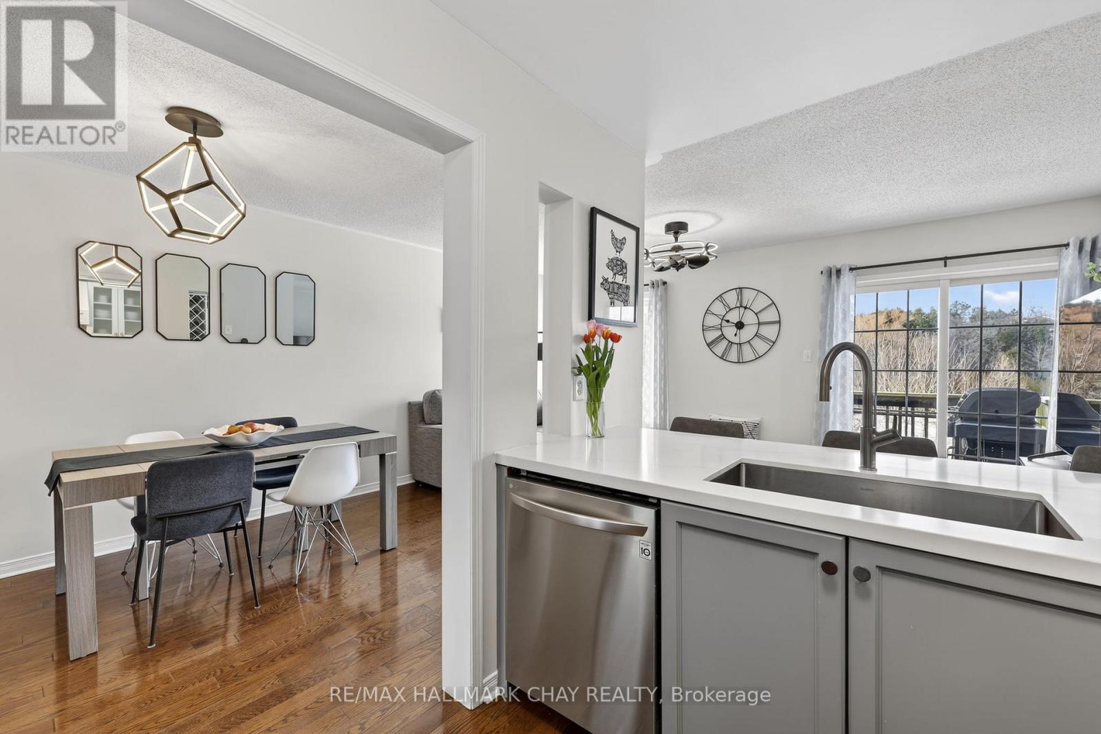 91 Hammill Heights, East Gwillimbury, Ontario  L0G 1M0 - Photo 10 - N12991874