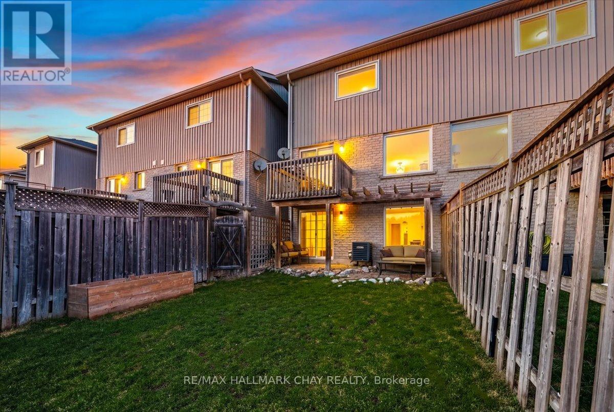 91 Hammill Heights, East Gwillimbury, Ontario  L0G 1M0 - Photo 3 - N12991874