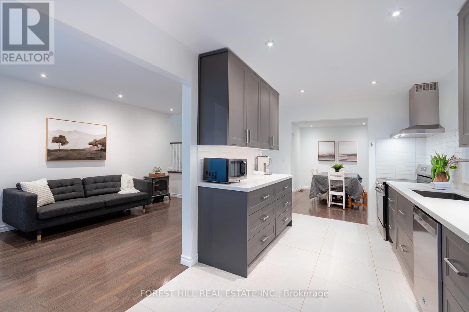 28 Lansbury Court, Vaughan, Ontario  L4J 5J9 - Photo 14 - N12991914