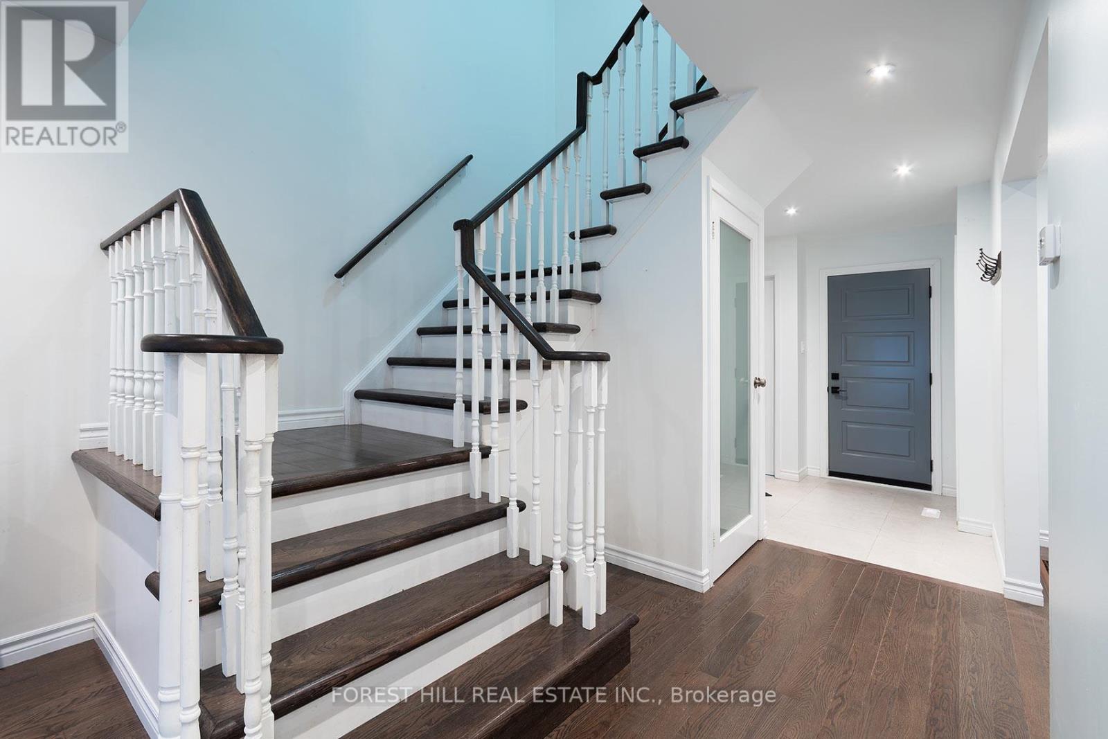 28 Lansbury Court, Vaughan, Ontario  L4J 5J9 - Photo 18 - N12991914