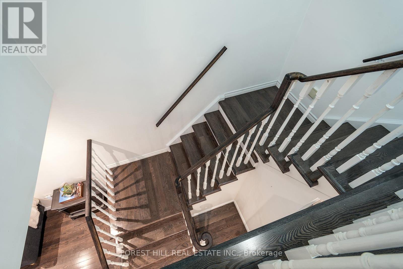 28 Lansbury Court, Vaughan, Ontario  L4J 5J9 - Photo 19 - N12991914