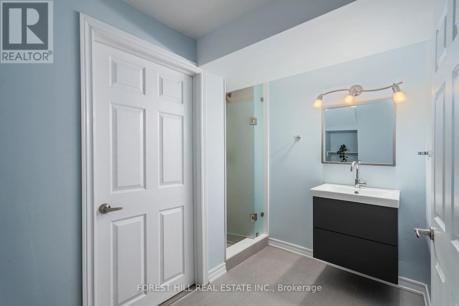 28 Lansbury Court, Vaughan, Ontario  L4J 5J9 - Photo 32 - N12991914