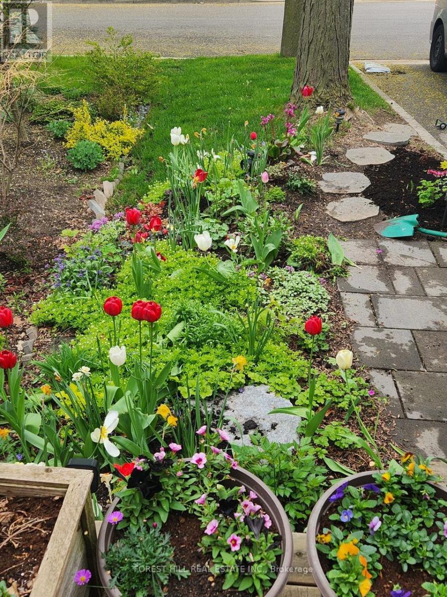 28 Lansbury Court, Vaughan, Ontario  L4J 5J9 - Photo 43 - N12991914