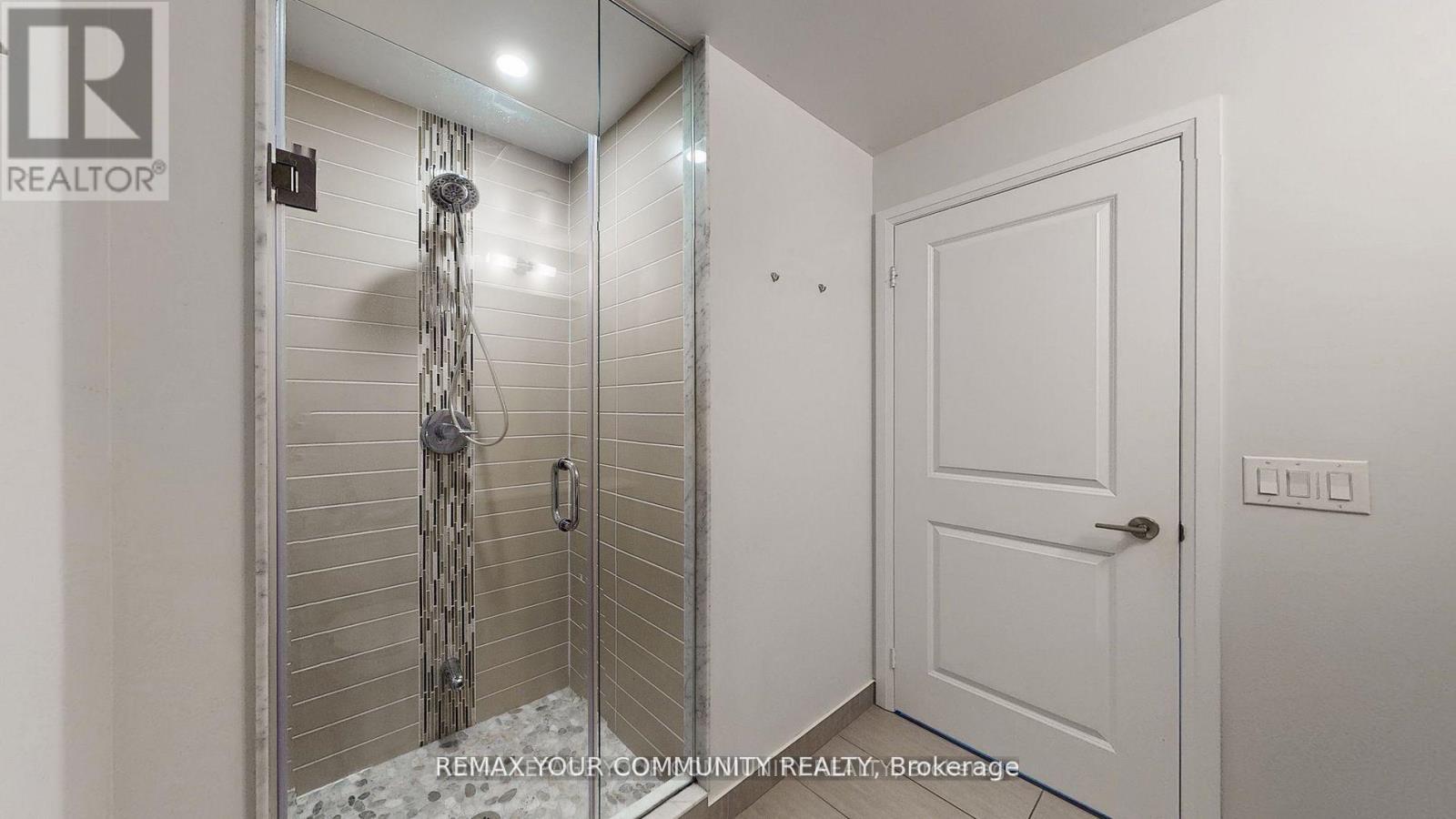 609 - 55 Oneida Crescent, Richmond Hill, Ontario  L4B 4T9 - Photo 18 - N12991926