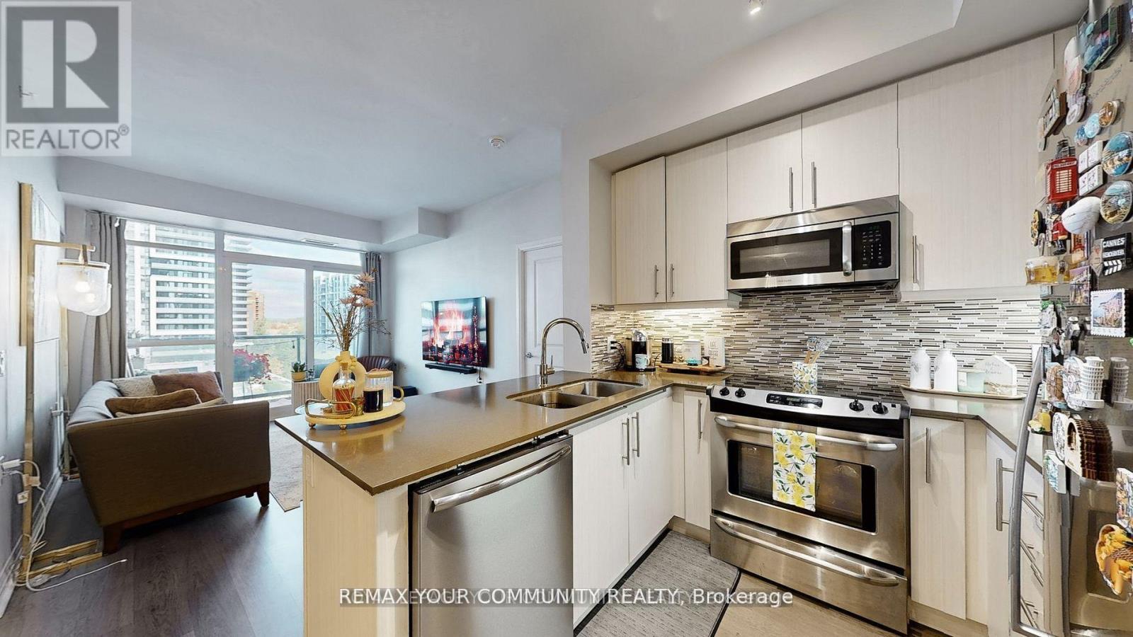 609 - 55 Oneida Crescent, Richmond Hill, Ontario  L4B 4T9 - Photo 9 - N12991926