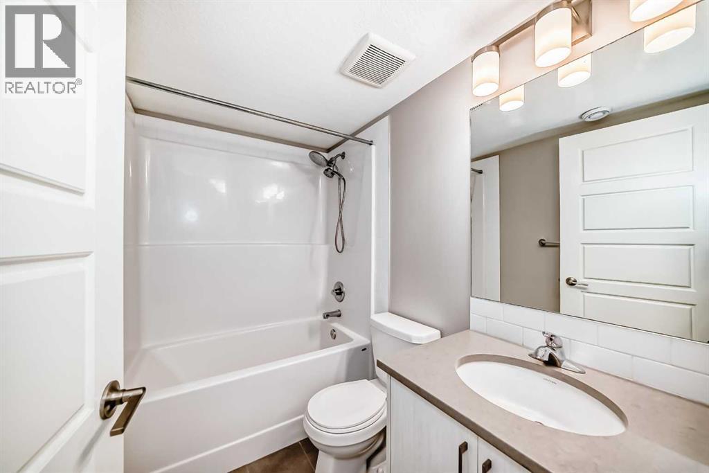 647 Cranbrook Walk SE, Calgary, Alberta  T3M 2V5 - Photo 17 - A2301049