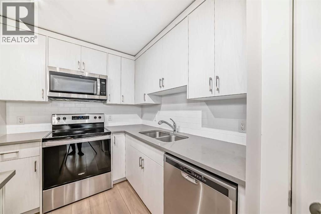 647 Cranbrook Walk SE, Calgary, Alberta  T3M 2V5 - Photo 9 - A2301049