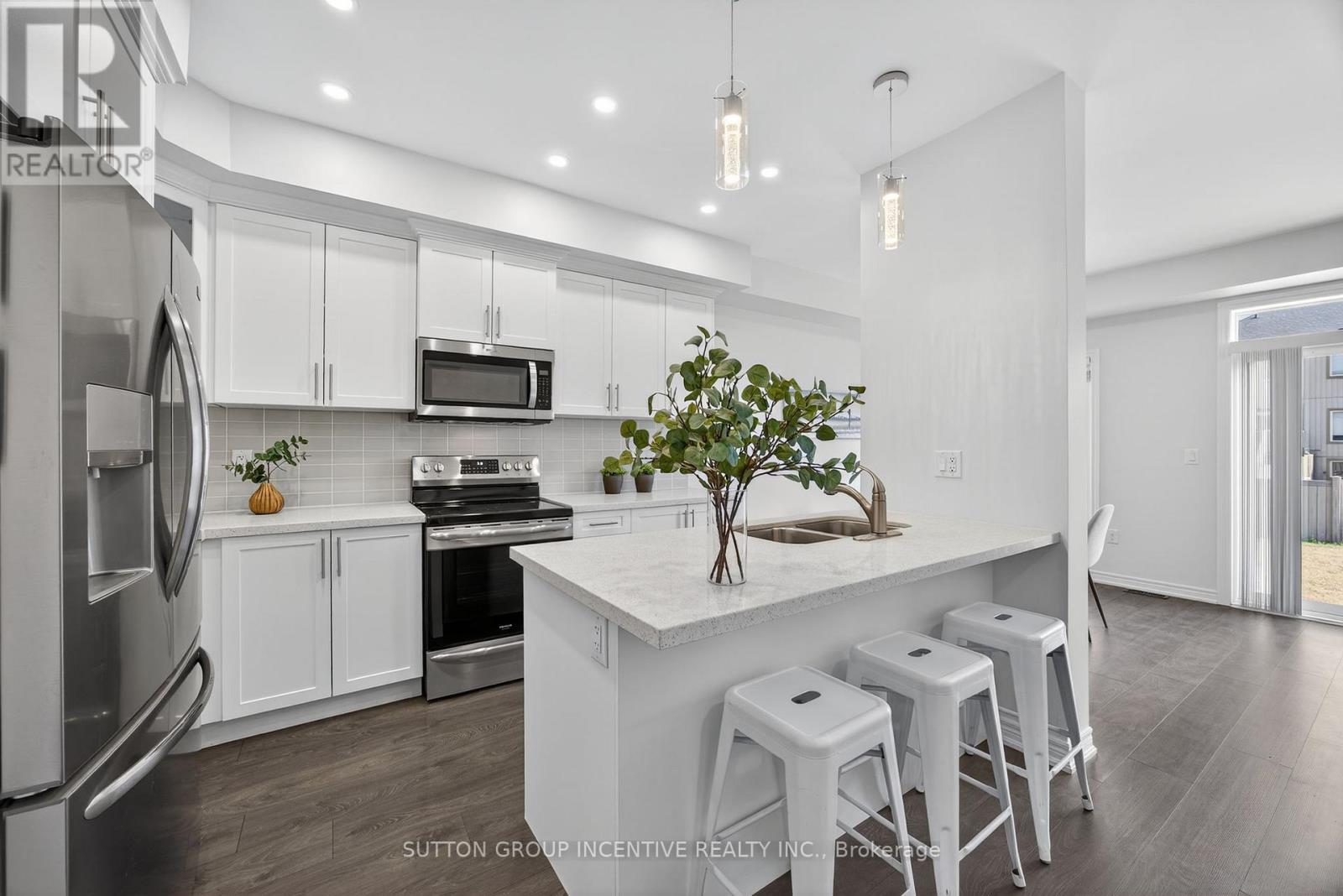 17 Churchlea Mews, Orillia, Ontario  L3V 8K9 - Photo 5 - S12991746