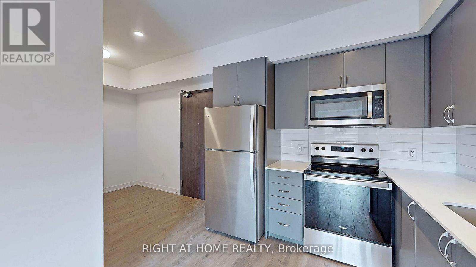 212 - 56 Lakeside Terrace, Barrie, Ontario  L4M 7B9 - Photo 4 - S12991862