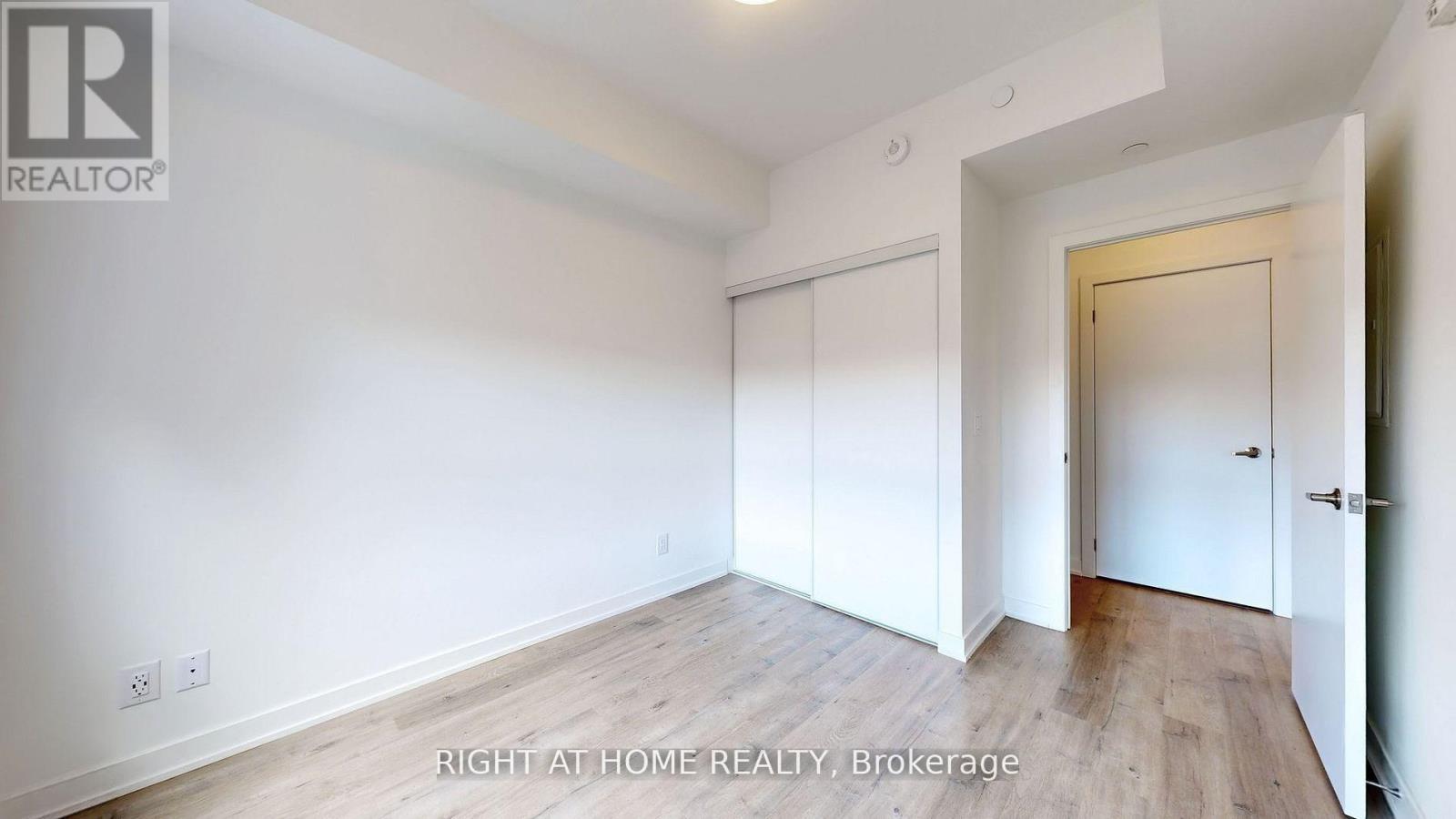 212 - 56 Lakeside Terrace, Barrie, Ontario  L4M 7B9 - Photo 7 - S12991862