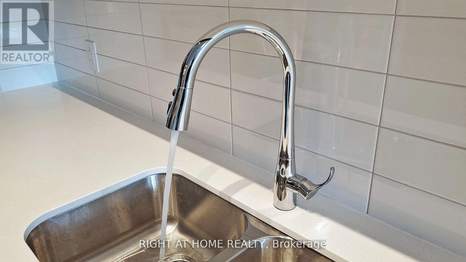 212 - 56 Lakeside Terrace, Barrie, Ontario  L4M 7B9 - Photo 9 - S12991862