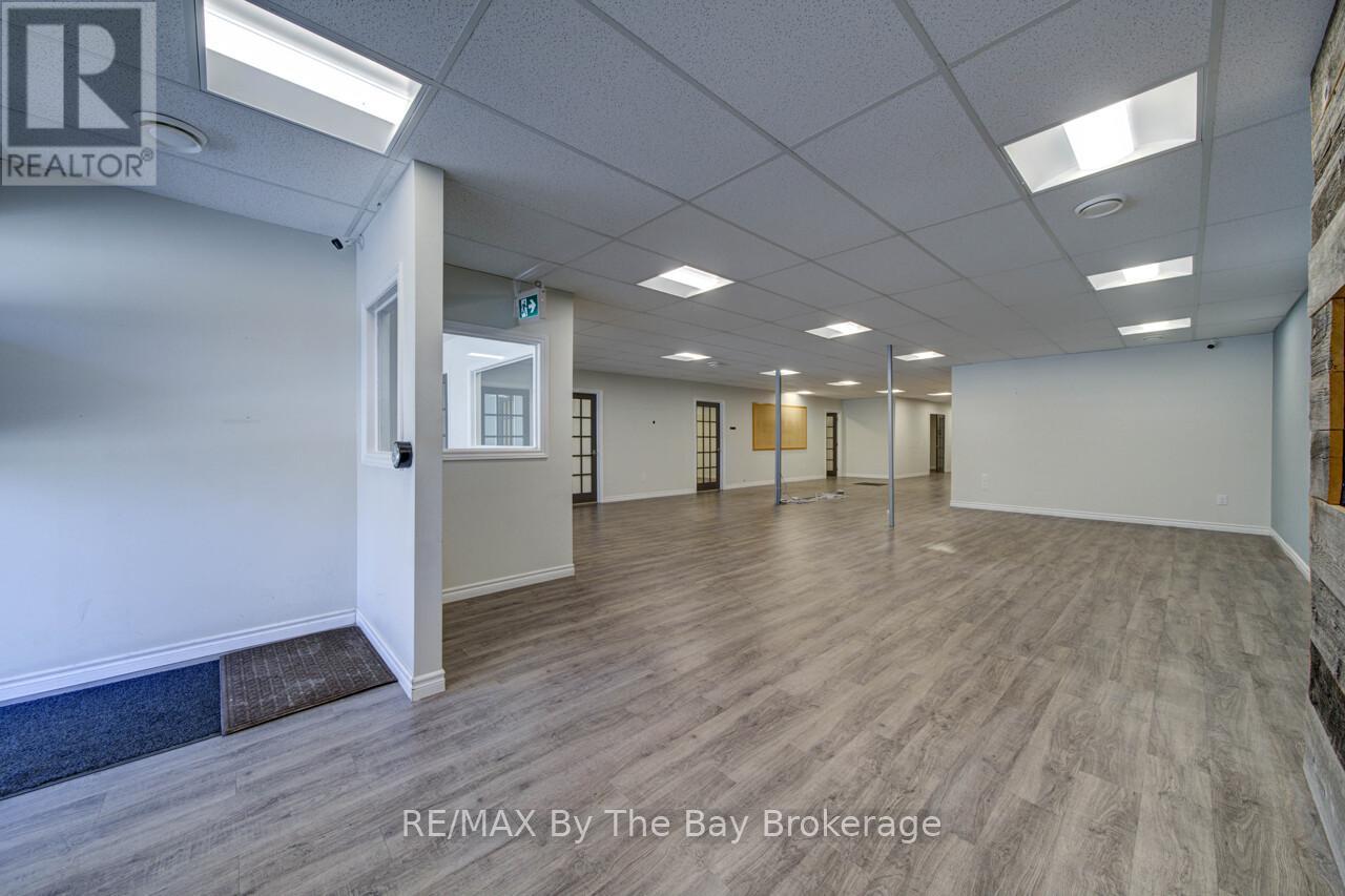 1367 Mosley Street, Wasaga Beach, Ontario  L9Z 2C5 - Photo 10 - S12981784