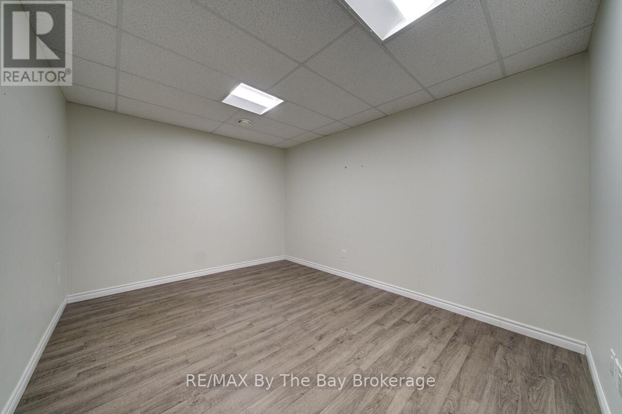 1367 Mosley Street, Wasaga Beach, Ontario  L9Z 2C5 - Photo 19 - S12981784