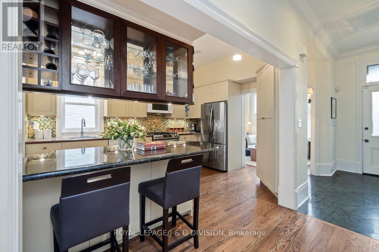 204 Cottingham Street, Toronto, Ontario  M4V 1C5 - Photo 10 - C12991686