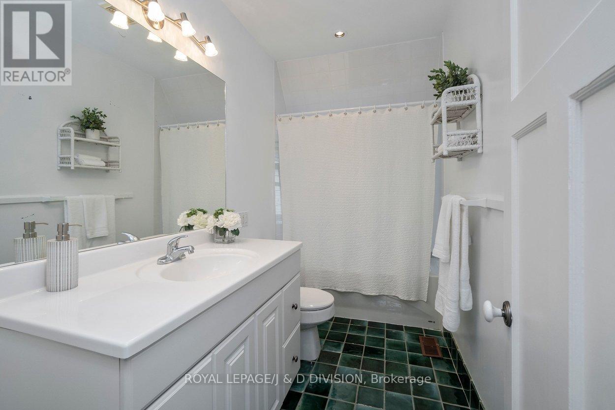 204 Cottingham Street, Toronto, Ontario  M4V 1C5 - Photo 39 - C12991686