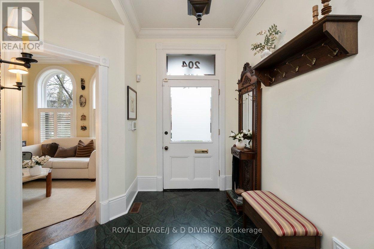 204 Cottingham Street, Toronto, Ontario  M4V 1C5 - Photo 4 - C12991686