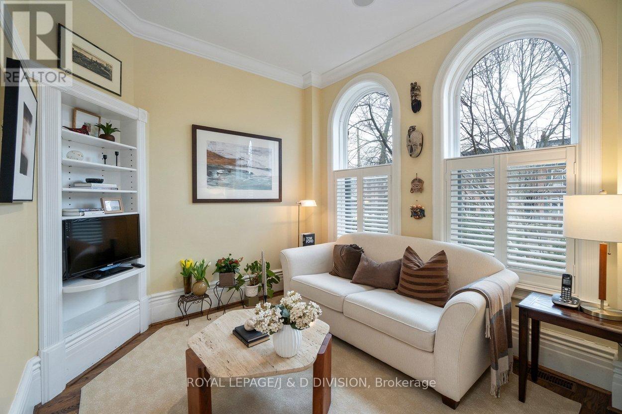 204 Cottingham Street, Toronto, Ontario  M4V 1C5 - Photo 5 - C12991686