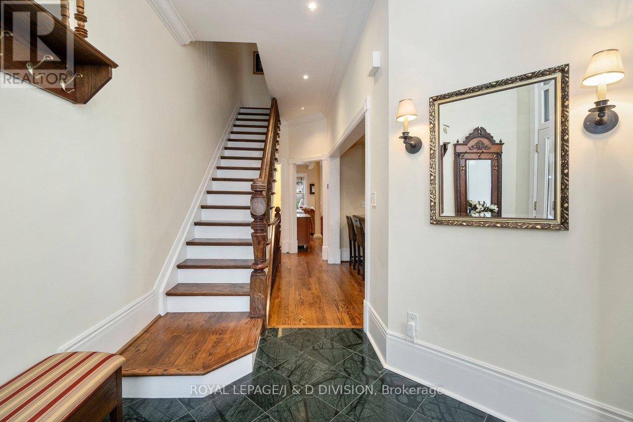 204 Cottingham Street, Toronto, Ontario  M4V 1C5 - Photo 7 - C12991686