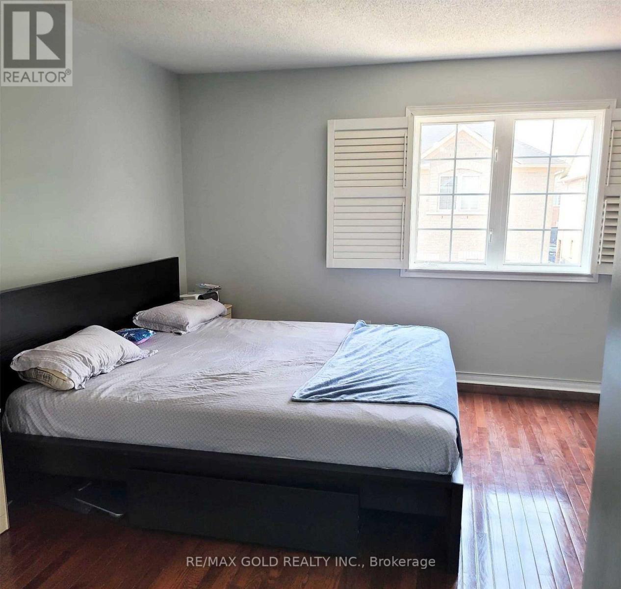 Upper - 10 Palleschi Drive, Brampton, Ontario  L6P 2S1 - Photo 11 - W12991652