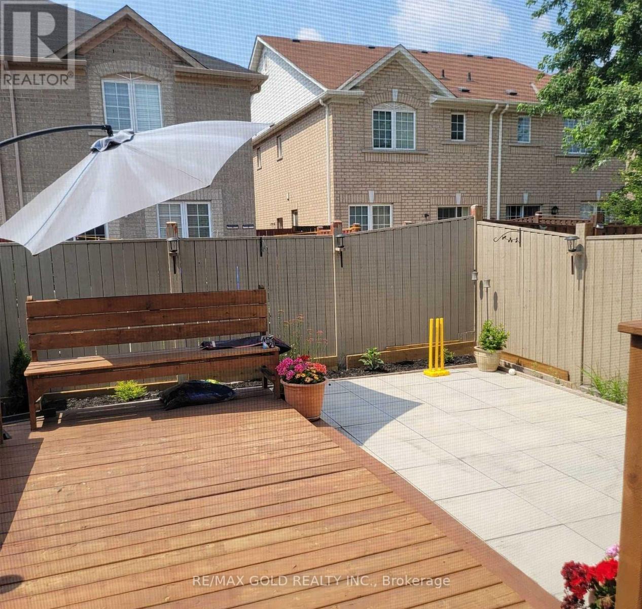 Upper - 10 Palleschi Drive, Brampton, Ontario  L6P 2S1 - Photo 18 - W12991652