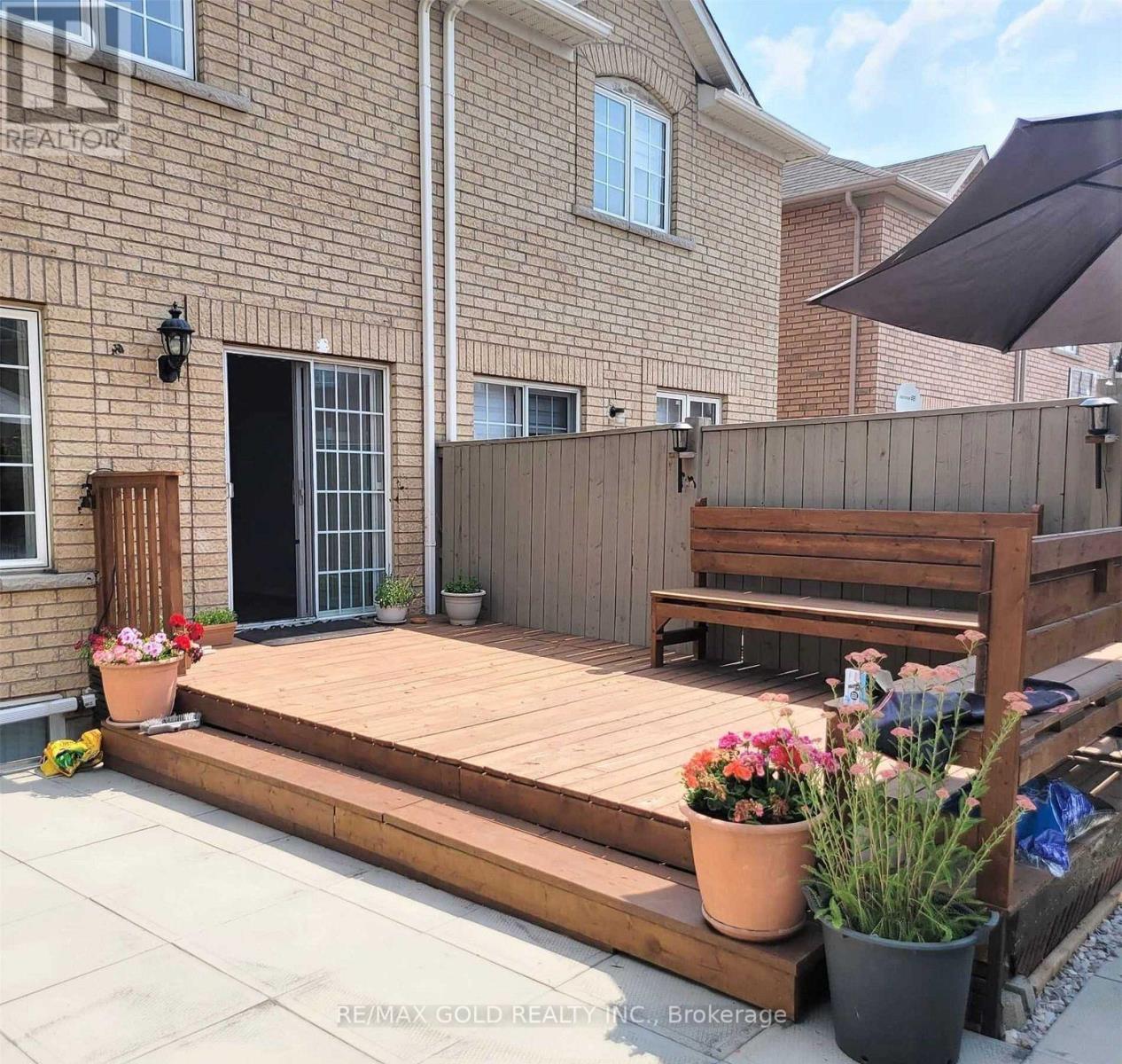 Upper - 10 Palleschi Drive, Brampton, Ontario  L6P 2S1 - Photo 20 - W12991652