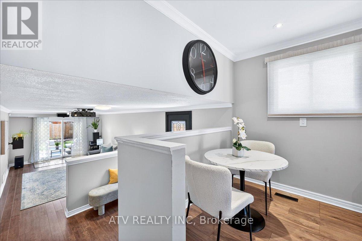 2504 Glamworth Crescent, Mississauga, Ontario  L5K 1G3 - Photo 16 - W12991672