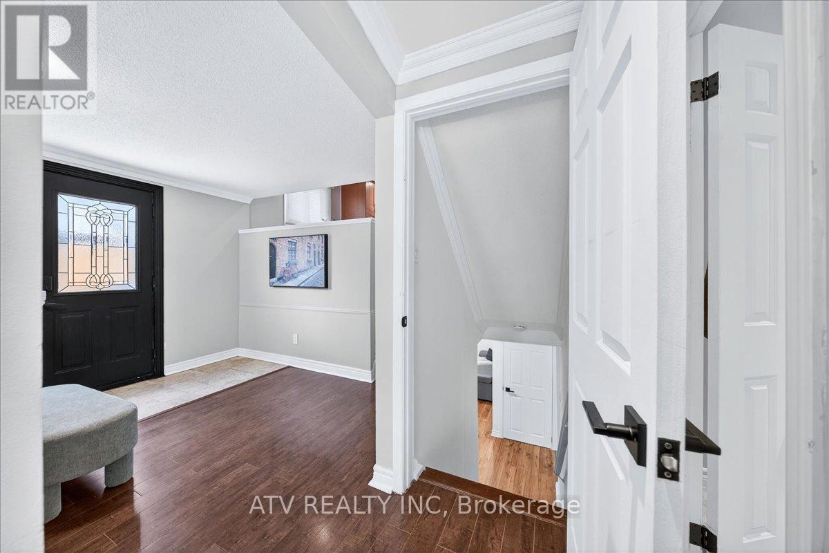 2504 Glamworth Crescent, Mississauga, Ontario  L5K 1G3 - Photo 33 - W12991672
