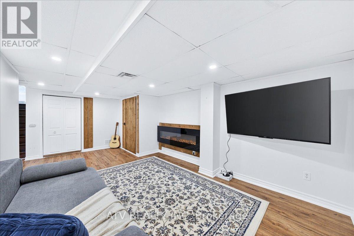 2504 Glamworth Crescent, Mississauga, Ontario  L5K 1G3 - Photo 35 - W12991672