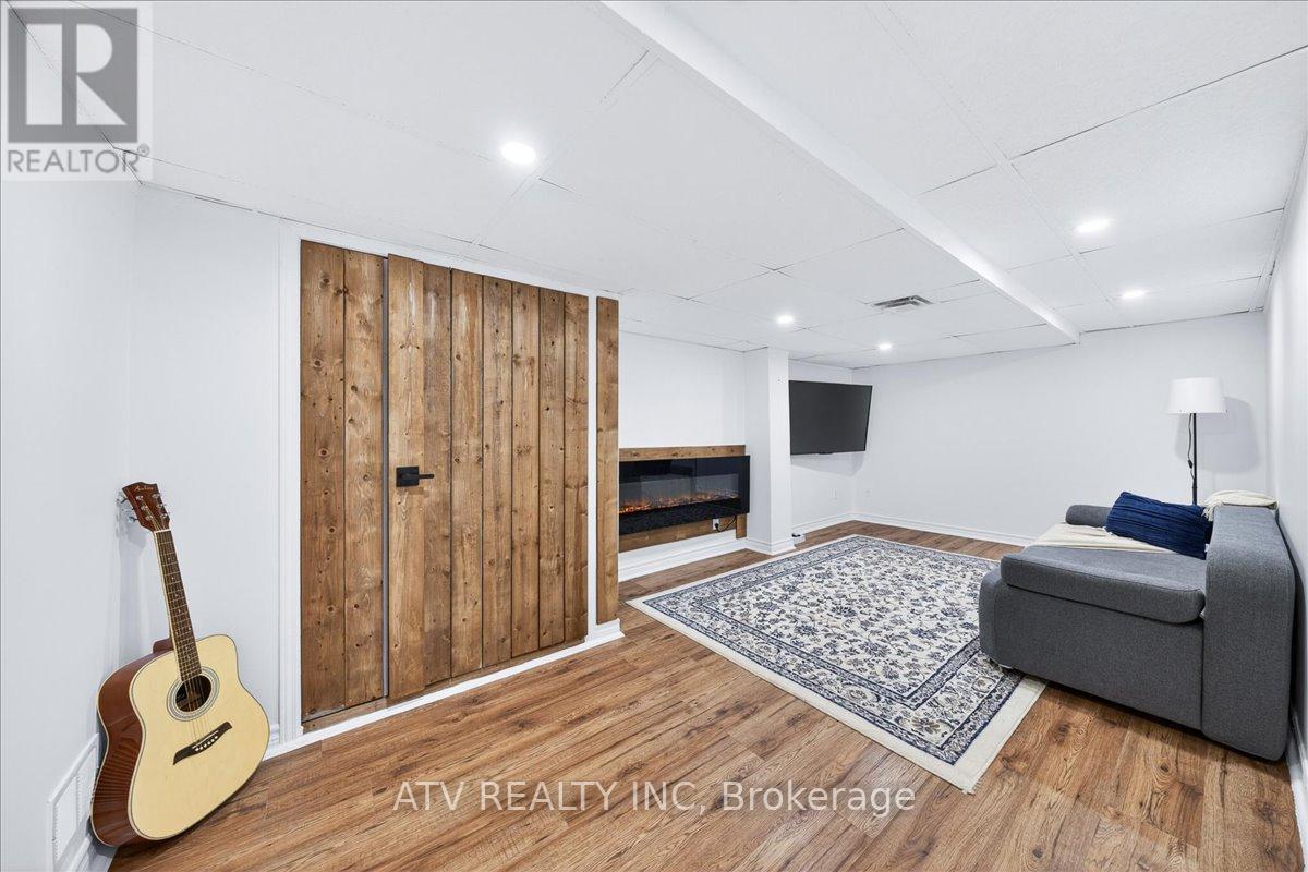 2504 Glamworth Crescent, Mississauga, Ontario  L5K 1G3 - Photo 36 - W12991672