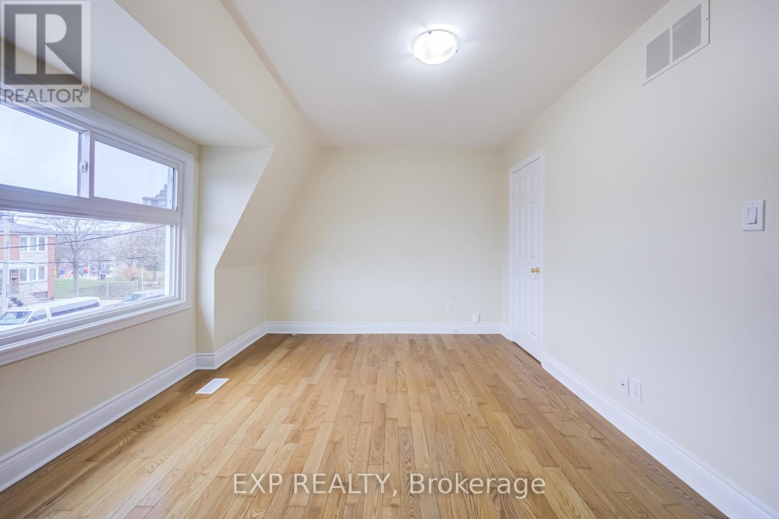 2nd Flr - 1255 Dufferin Street, Toronto, Ontario  M6H 4C2 - Photo 13 - W12991680