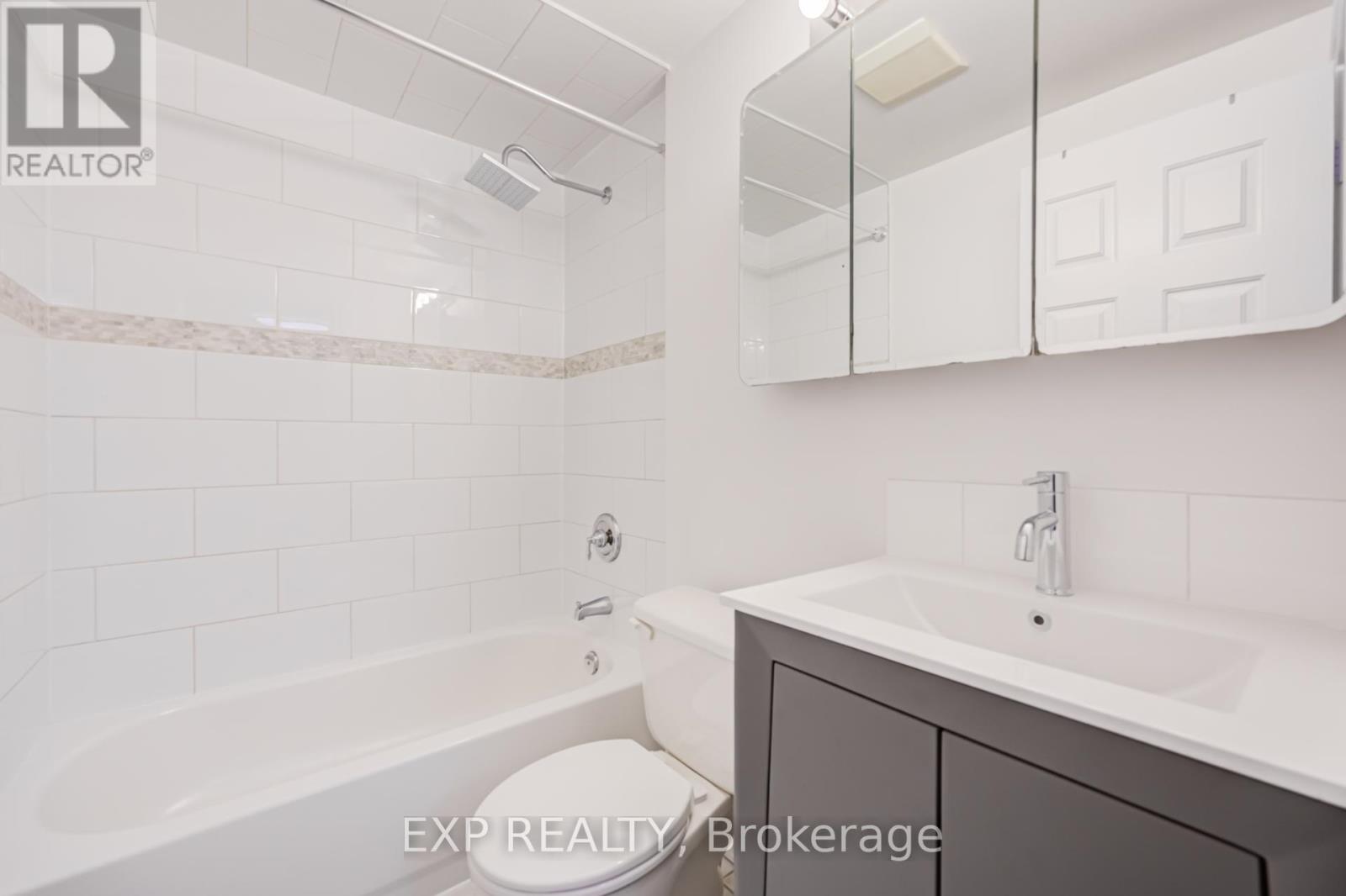 2nd Flr - 1255 Dufferin Street, Toronto, Ontario  M6H 4C2 - Photo 8 - W12991680