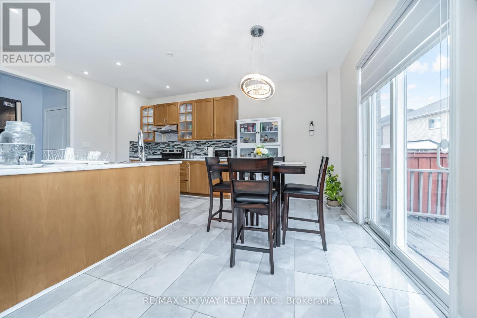 54 Sled Dog Road, Brampton, Ontario  L6R 0J7 - Photo 15 - W12991770