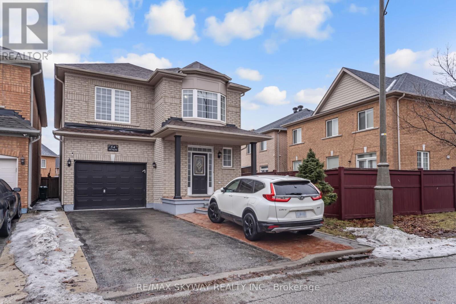 54 Sled Dog Road, Brampton, Ontario  L6R 0J7 - Photo 2 - W12991770